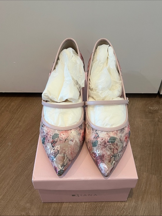 Diana Ginza Japan Shoes - Floral Embroidery Pointed Mary Jane Heels in Pink Brand New Diana Ginza Japan